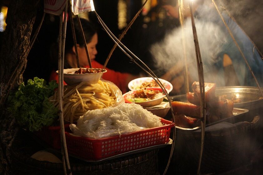 Food tastes better with new travel buddies
